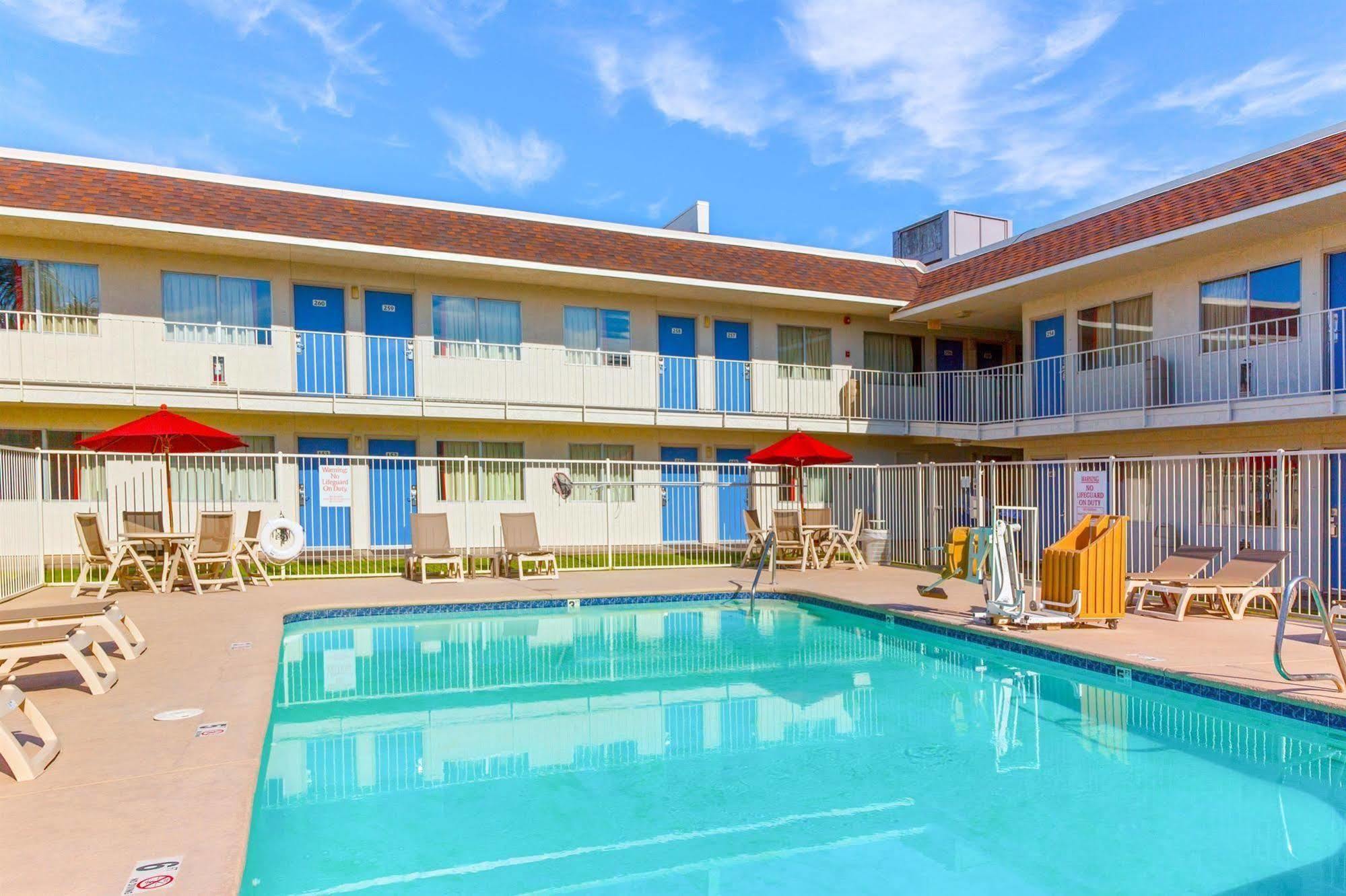 Motel 6-Phoenix, Az - North Bell Road Buitenkant foto